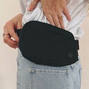 Black Lole Belt Bag NWOT